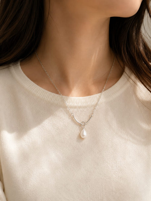 Elegant Pearl Drop Pendant Necklace for Women | Minimalist Silver-Tone Pearl Necklace